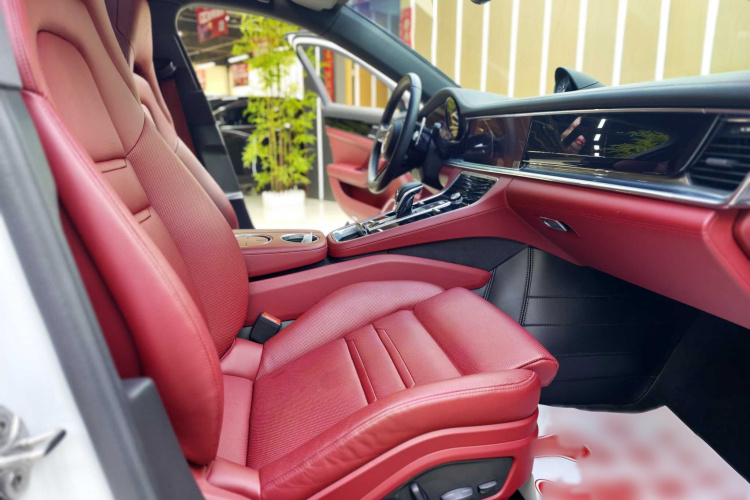 保时捷 Panamera新能源 2023款 Panamera 4 E-Hybrid 铂金版 2.9T中控内饰7009