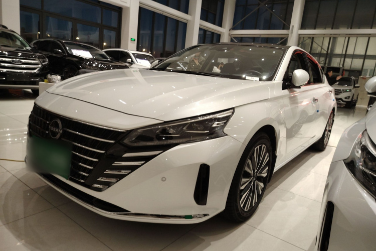 日产 天籁 2022款 2.0L XL-Upr 优享版车身外观1