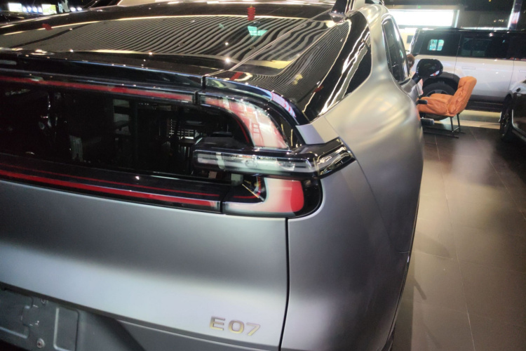 长安启源E07 2025款 纯电 四驱 90kWh Ultra高性能版车身外观9