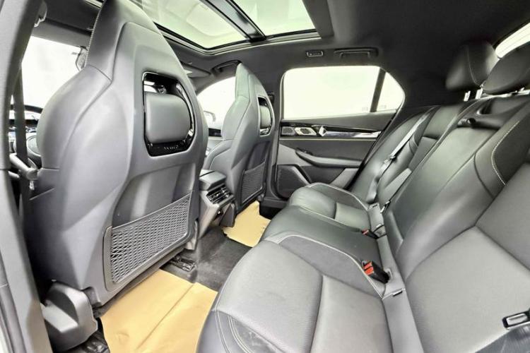 领克03 2023款 2.0TD DCT劲Pro中控内饰7004