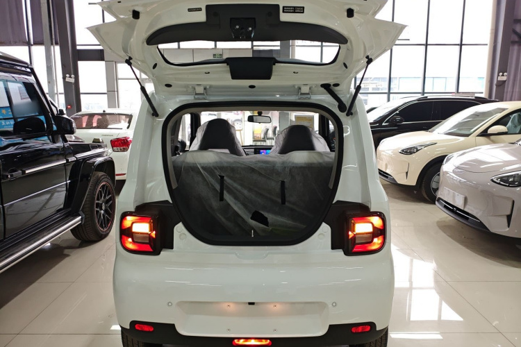 吉利银河 熊猫 2025款 210km 元气熊机舱底盘23