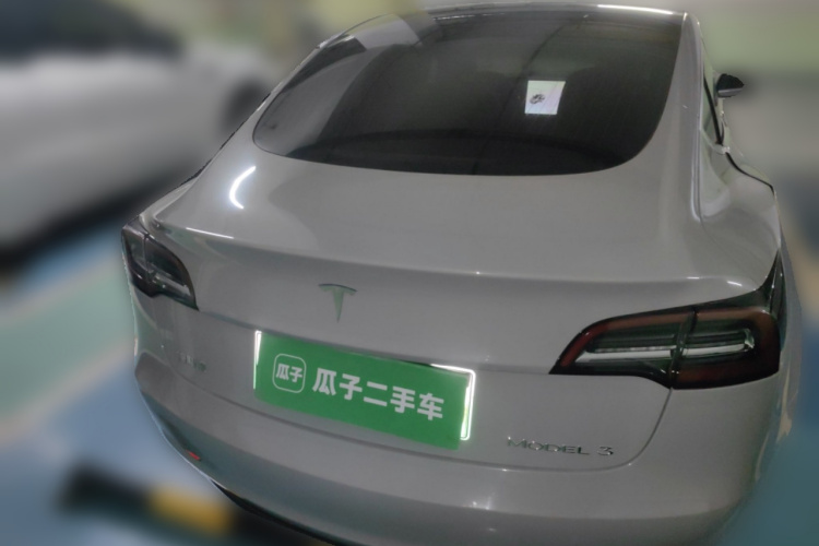 特斯拉 Model 3 2020款 改款 长续航后轮驱动版车身外观6