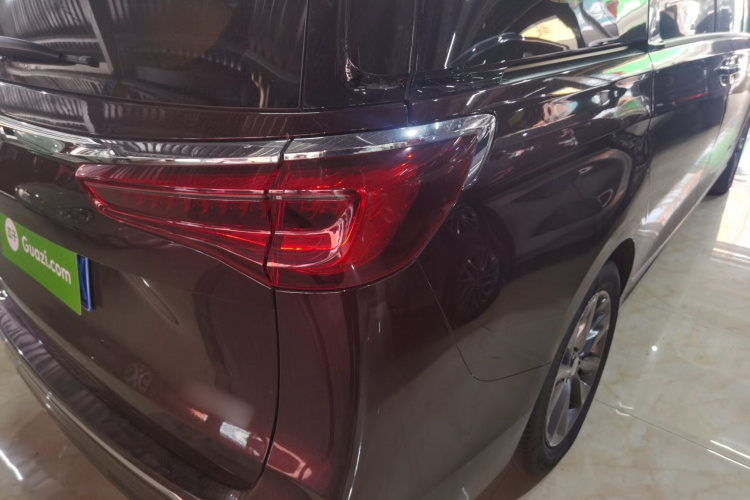 别克GL8 2022款 Avenir艾维亚 六座贤礼版车身外观6006