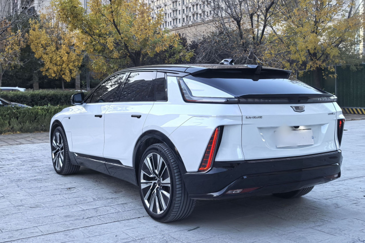 凯迪拉克 IQ锐歌 2022款 四驱高性能尊贵版车身外观6008