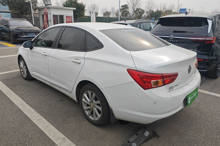 别克 威朗 2017款 三厢 15S 自动领先型车身外观4