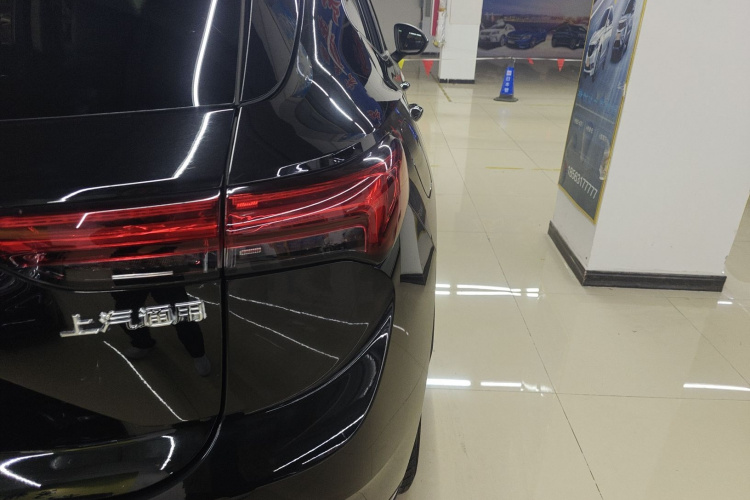 别克 2022款 改款 昂科威S 552T 两驱精英型车身外观9