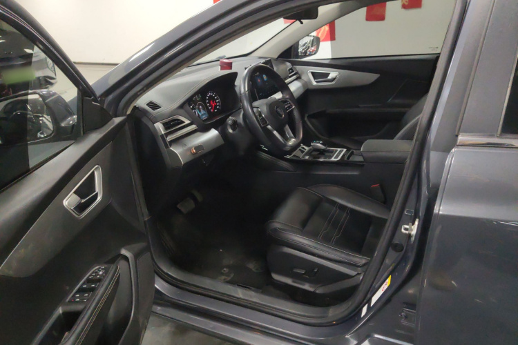 比亚迪 秦新能源 2019款 高续航版 尊贵型中控内饰20