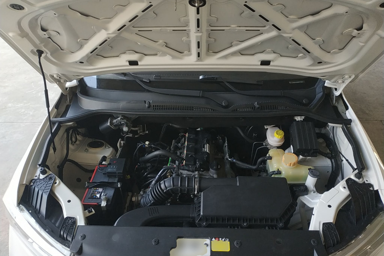 五菱汽车 五菱宏光 2021款 1.5L S标准型LAR机舱底盘24