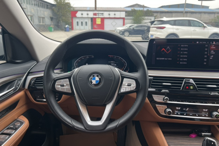 宝马6系GT 2021款 改款 630i 豪华设计套装中控内饰7001