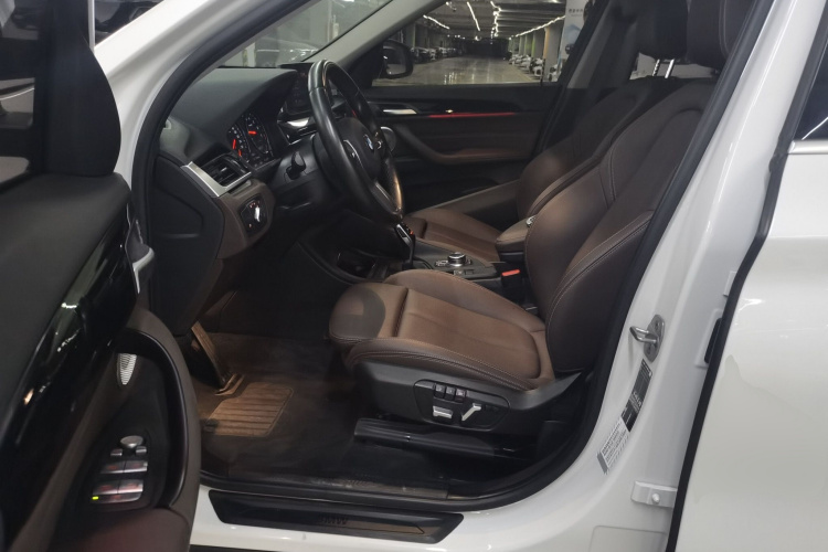 宝马X1 2022款 sDrive25Li 领先型中控内饰19