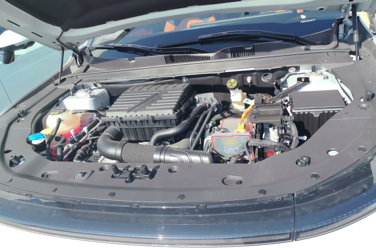 捷途山海L7 2024款 1.5T 120km ULTRA 7座机舱底盘24