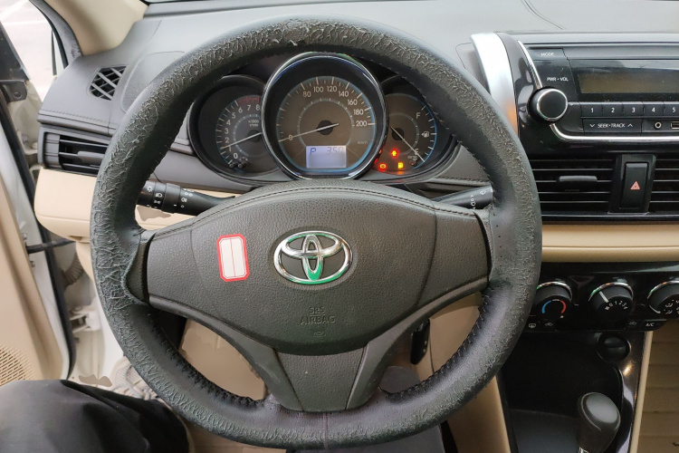 丰田 威驰 2014款 1.3L 自动型尚版中控内饰13