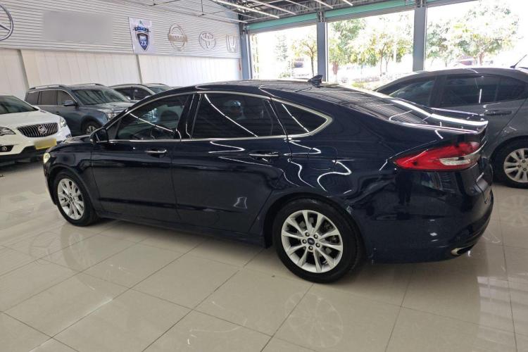 福特 蒙迪欧 2017款 EcoBoost 200 时尚型车身外观4