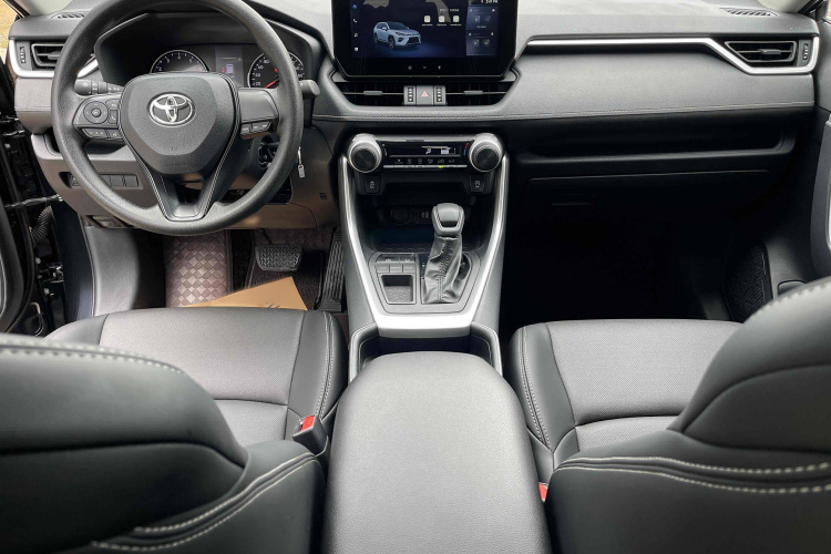 丰田 威兰达 2023款 2.0L CVT两驱领先版中控内饰7001