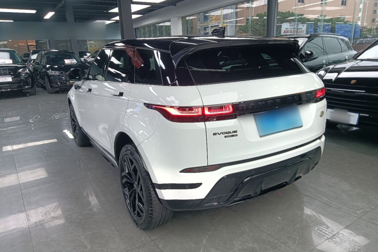 路虎 揽胜极光 2020款 249PS R-DYNAMIC S 曜黑运动科技版车身外观4