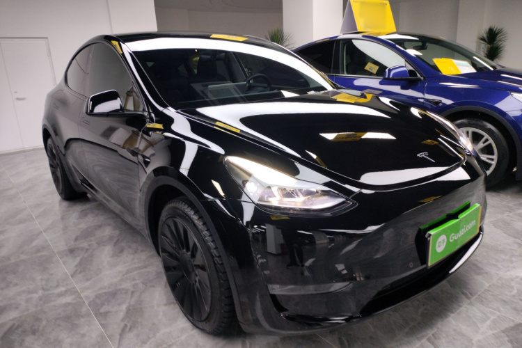 特斯拉 Model Y 2022款 改款 长续航全轮驱动版车身外观3