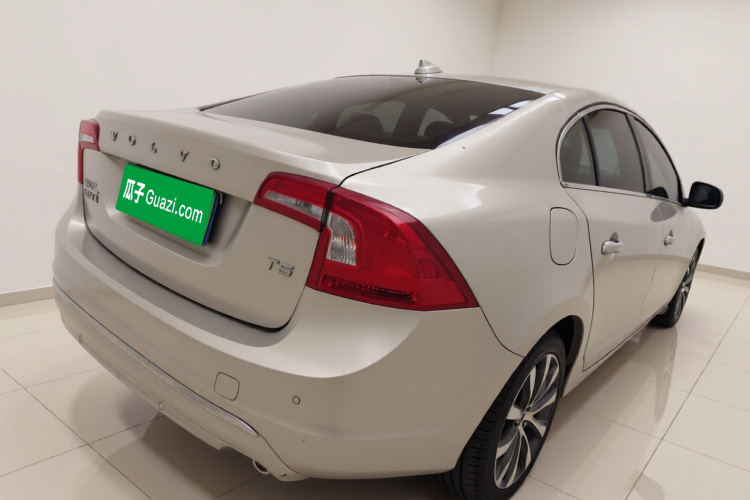 沃尔沃S60 2019款 S60L 改款 T5 智进进阶版车身外观7