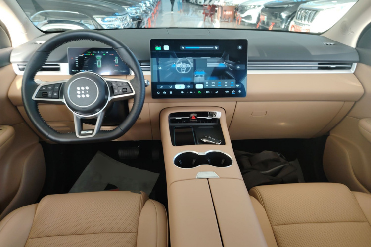 蓝电E5 PLUS 2025款 165km 长续航版PLUS 7座中控内饰7002
