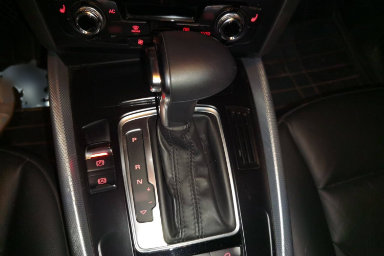 奥迪Q5 2013款 40 TFSI 技术型局部细节18