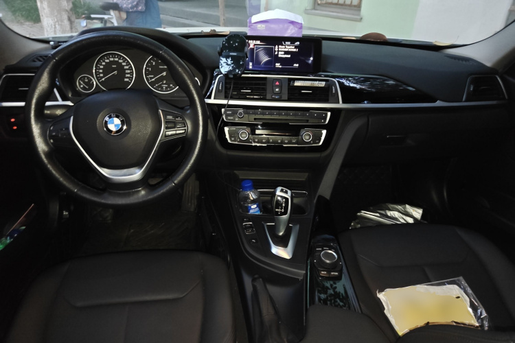 宝马3系 2017款 318Li 时尚型中控内饰12