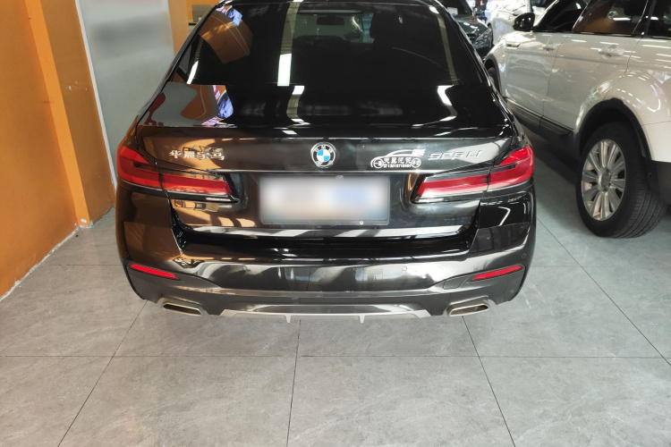 宝马5系 2021款 525Li M运动套装车身外观6