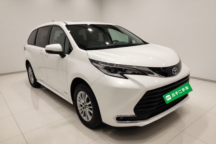 丰田 赛那SIENNA 2023款 2.5L混动 舒适版车身外观3