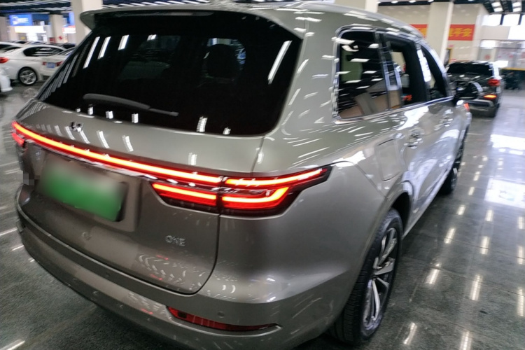 理想汽车 理想ONE 2021款 增程6座版车身外观7