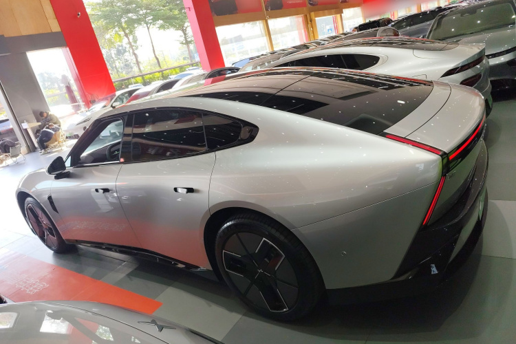 小鹏P7 2025款 702 长续航 Ultra车身外观6003