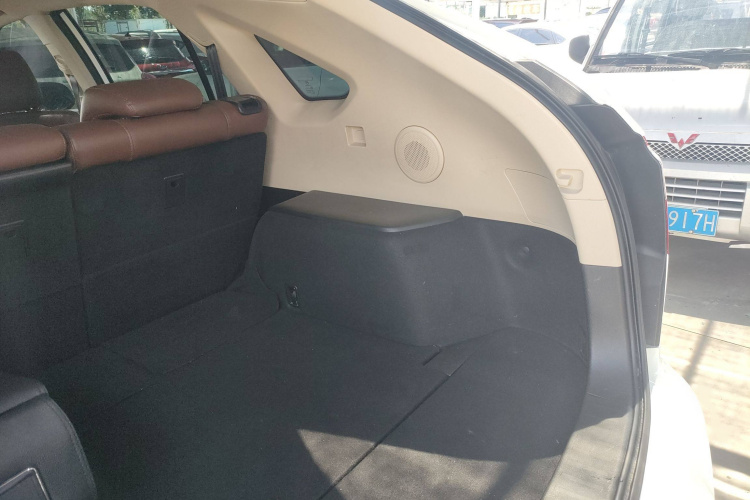 比亚迪S6 2014款 2.0L 手动豪华型 5座中控内饰7003