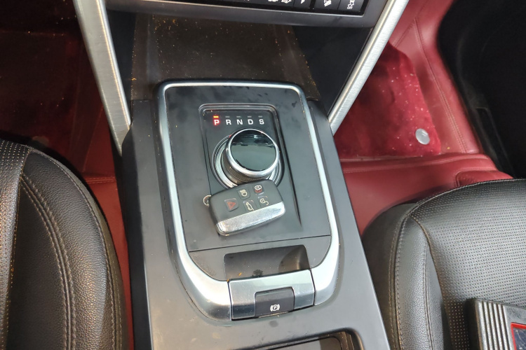 路虎 发现神行 2018款 240PS SE版局部细节18