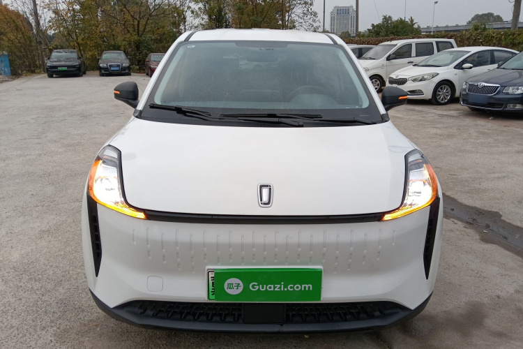 奔腾NAT 2022款 舒享出行 换电出租版车身外观2