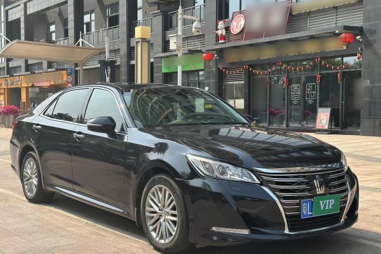 丰田 皇冠 2017款 2.0T 运动版车身外观3