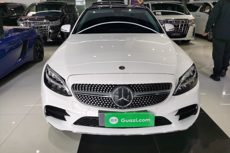 奔驰C级 2021款 C 260 L 运动版车身外观2