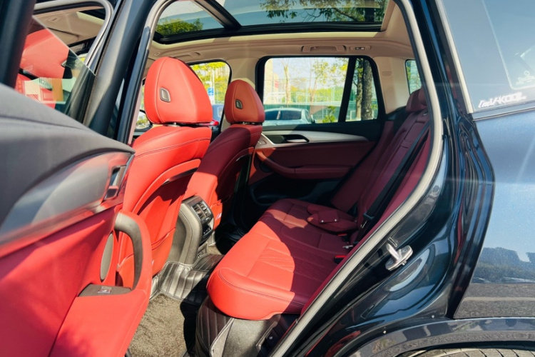 宝马iX3 2022款 改款 创领型中控内饰7006