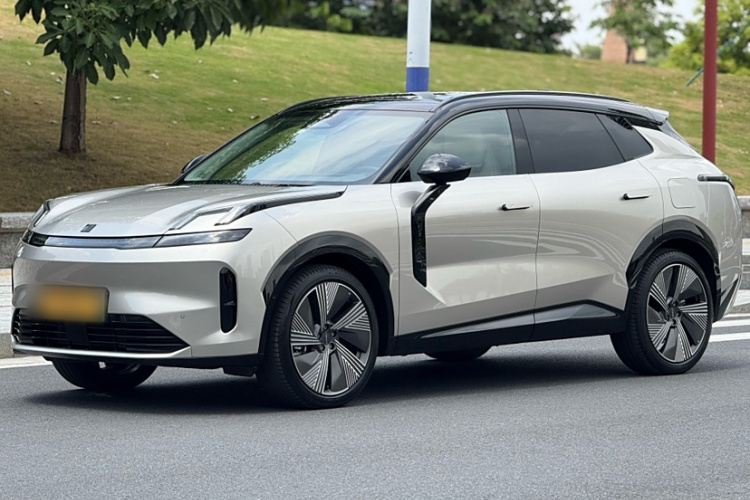 领克08 EM-P 2023款 220km 四驱性能Halo车身外观1