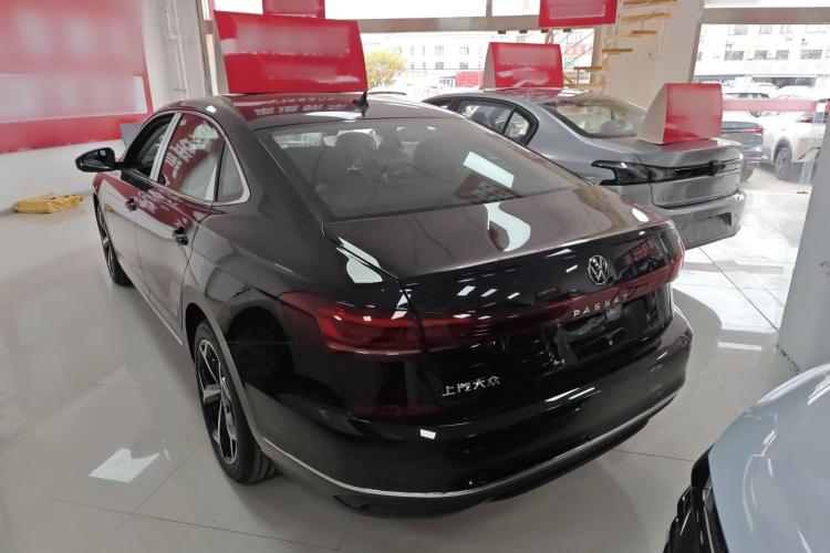 大众 帕萨特 2025款 出众款 330TSI 星空精英版车身外观6003