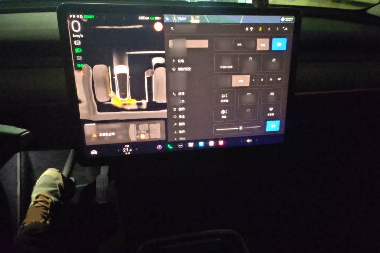 特斯拉 Model Y 2022款 后轮驱动版局部细节16