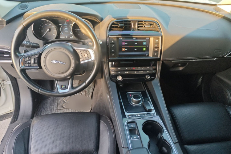 捷豹F-PACE 2016款 3.0 SC 四驱R-Sport运动版中控内饰12