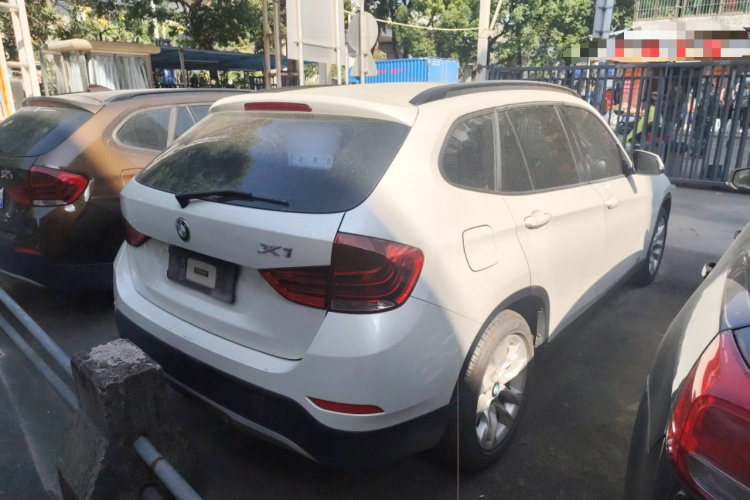 宝马X1 2015款 sDrive18i 时尚晋级版车身外观7