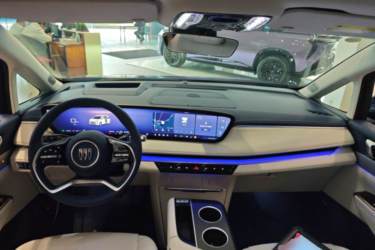 别克GL8新能源 2024款  陆尊 奢享版 7座中控内饰12