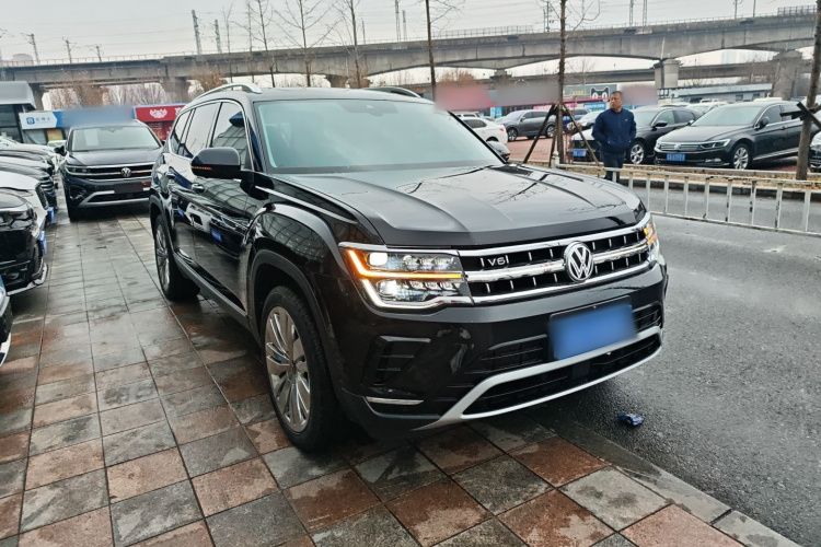 大众 途昂 2023款 530 V6 四驱尊崇旗舰版车身外观3