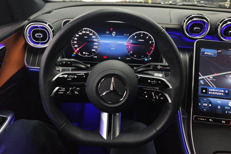 奔驰GLC 2024款 改款 GLC 300 L 4MATIC 动感型 5座中控内饰13