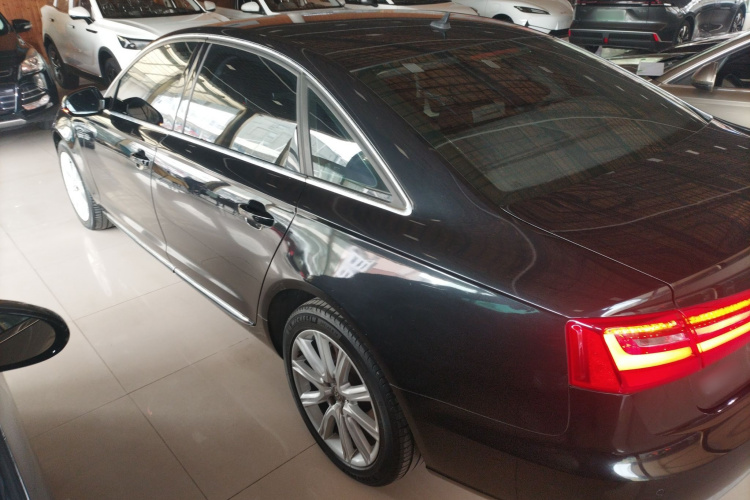 奥迪A6L 2014款 30 FSI 技术型车身外观4