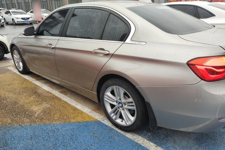 宝马3系 2017款 320Li 时尚型车身外观4