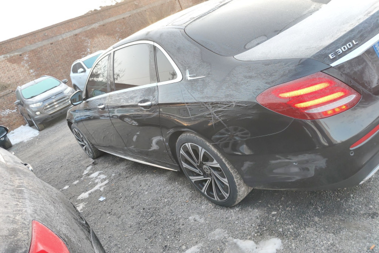 奔驰E级 2016款 E 300 L 运动豪华型车身外观6003