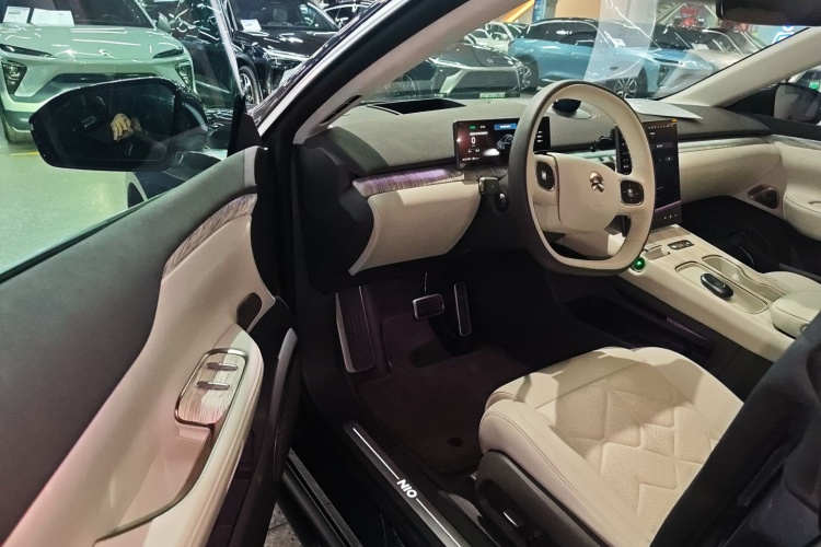 蔚来ET7 2024款 100kWh 行政签名版中控内饰20