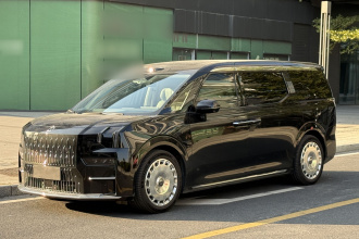 极氪009 2024款 光辉