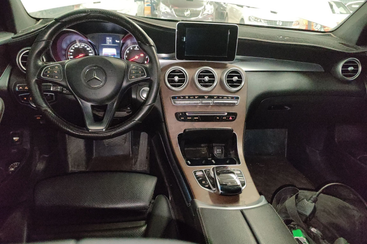 奔驰GLC 2019款 GLC 300 L 4MATIC 动感型中控内饰12