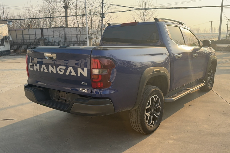 长安览拓者 2023款 2.0T自动四驱汽油旗舰型标箱车身外观6003