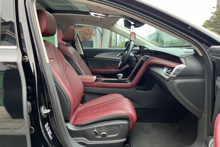 红旗H5 2024款 2.0T 自动智联旗畅版中控内饰7002